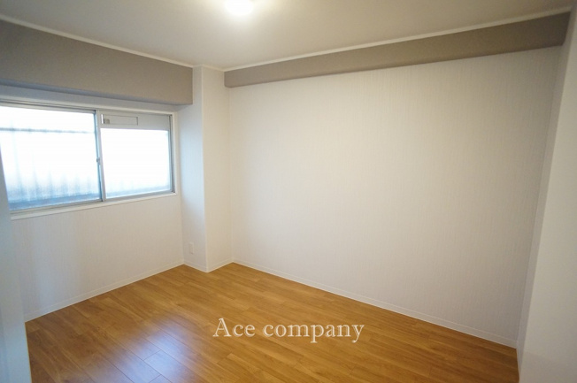 【子供部屋】 | シャトー第2八戸ノ里 | 【西側：洋室6帖】