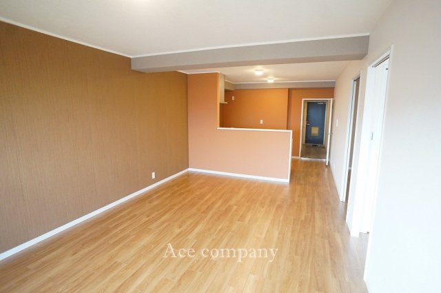 【居間・リビング】 | シャトー第2八戸ノ里 | 【LDK：ゆったり18帖♪】