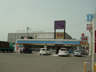 【周辺】 | サン・コートM | ローソン（コンビニエンスストア）松山平田店まで160ｍ