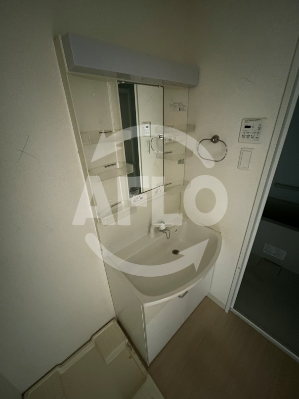 クローバー・グランデ長居公園の独立洗面台|クローバー・グランデ長居公園　独立洗面台