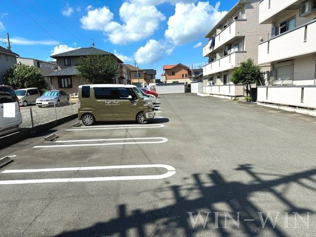 レジデンス芦原 B棟の駐車場