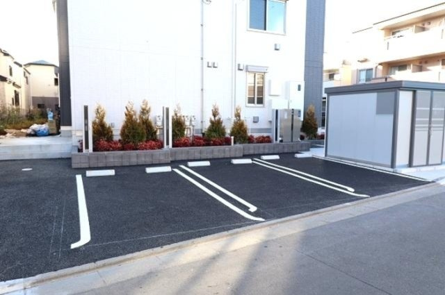 セレスティア東葛西Ⅱの駐車場