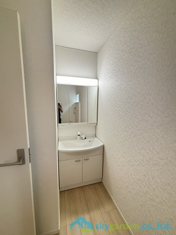 伊勢原市沼目第26　新築戸建　全2棟2号棟の独立洗面台