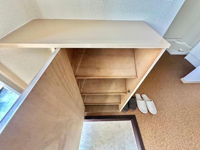 東延末ハイツの玄関