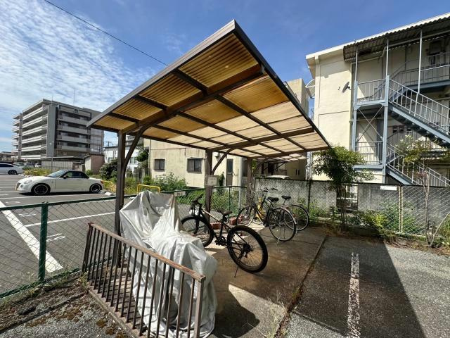 東延末ハイツの駐車場