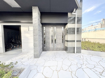 【エントランス】 | S-RESIDENCE都島Lux