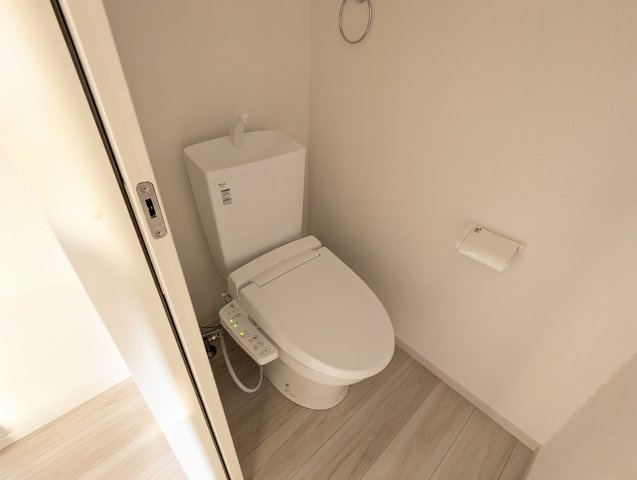 水戸市東台1期のトイレ|温水ウォシュレット付きトイレでゆっくりと快適なお一人時間を～（同施工物件）