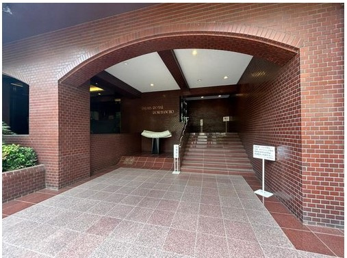パレロワイヤル六番町　1LDK・スケルトンリノベマンションのエントランス