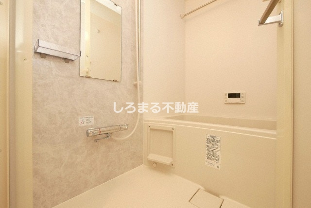 アヴェニール中崎の浴室