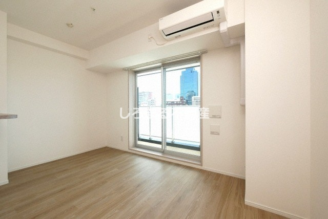 アヴェニール中崎の居間・リビング