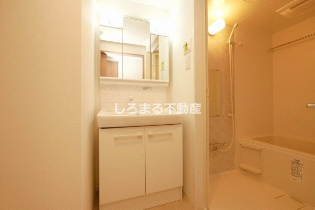 アヴェニール中崎の洗面所