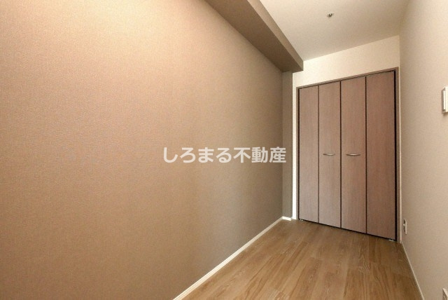 アヴェニール中崎の洋室