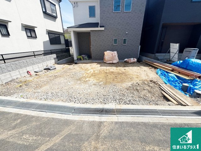 25(土)26(日)29(祝)現地説明会　枚方市甲斐田町　全3邸の駐車場|駐車スペース！散水栓があるので、こまめに愛車を洗えます！