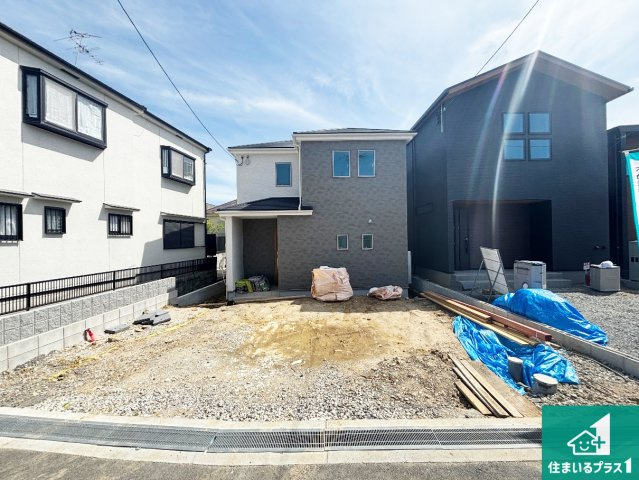 25(土)26(日)29(祝)現地説明会　枚方市甲斐田町　全3邸の外観|安心の10年保証！外観を美しく保ち、雨水で汚れを落とします！気になることがありましたら、お気軽にお問い合わせください！