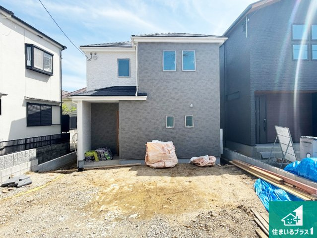 25(土)26(日)29(祝)現地説明会　枚方市甲斐田町　全3邸の外観|安心の10年保証！外観を美しく保ち、雨水で汚れを落とします！気になることがありましたら、お気軽にお問い合わせください！