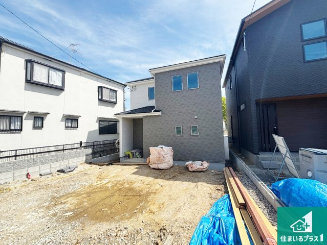 25(土)26(日)29(祝)現地説明会　枚方市甲斐田町　全3邸の外観|お客様に長く安心して住んでいだだける事にこだわった家づくり！住んでからのアフターサービスにもしっかりと取り組んでいます！