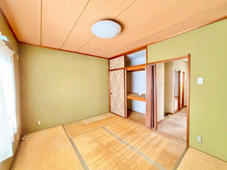 【収納】 | 光明台２丁目　中古テラスハウス | 収納スペースがあるので、収納場所に困りませんよ♪