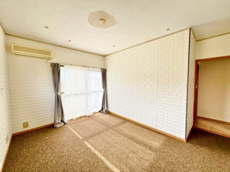 【寝室】 | 光明台２丁目　中古テラスハウス | お家探しを始めてみようと思われたら是非【イエストア】までお気軽にご相談下さいませ♪