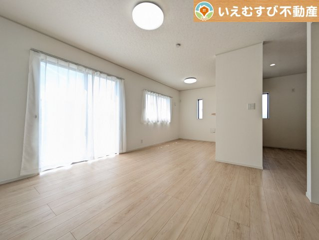 Cradle garden　本庄市下野堂第6の居間・リビング|ご家族みんながゆったりくつろげるリビング
ゆとりの空間でくつろいだり遊んだり、家族の時間が楽しみですね♪