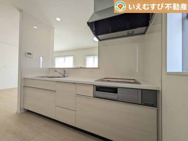 Cradle garden　本庄市下野堂第6のキッチン|機能性収納性に溢れるキッチン
収納もたっぷり付いていてすっきり片付く！毎日楽しくお料理が出来そうです！