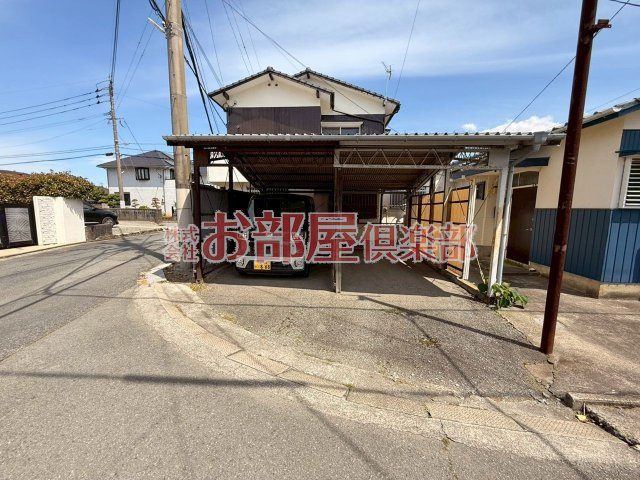 井上住宅の駐車場