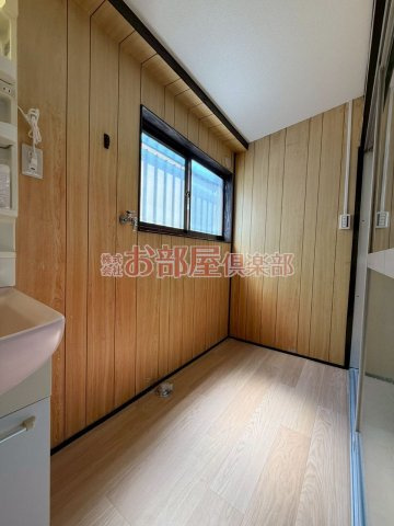 井上住宅の独立洗面台