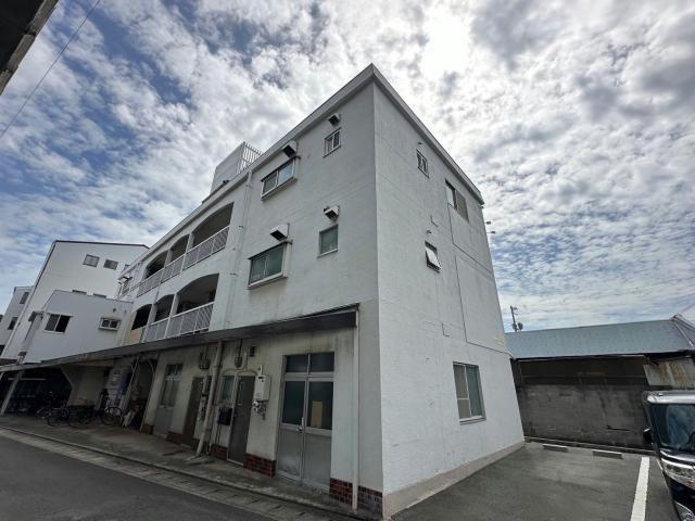 竹内マンション西棟の外観