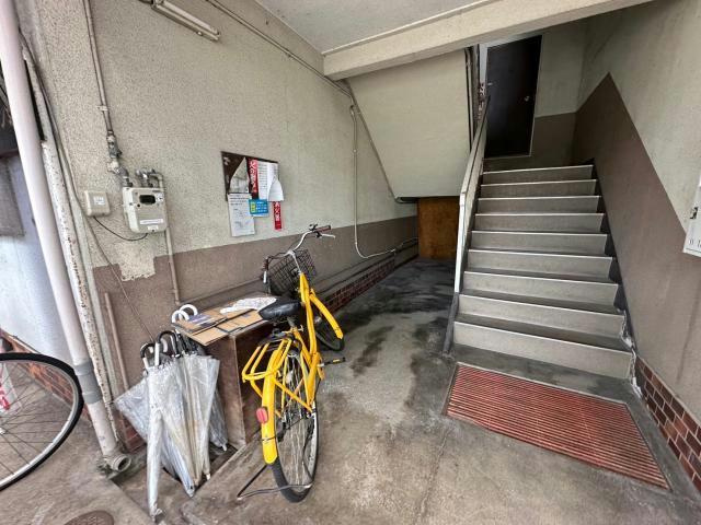 竹内マンション西棟の駐車場