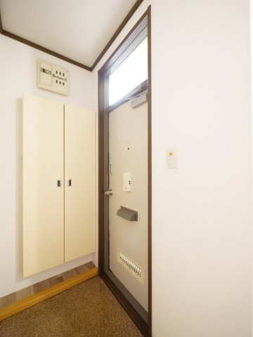 シティハイムカトレアの玄関