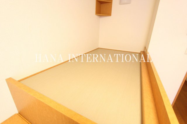 レオパレスフローラ東葛西の寝室