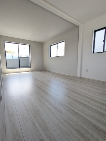水戸市東台1期の洋室|8.3帖＋5.5帖で間仕切りをし、4LDKに対応することも可能なお部屋です