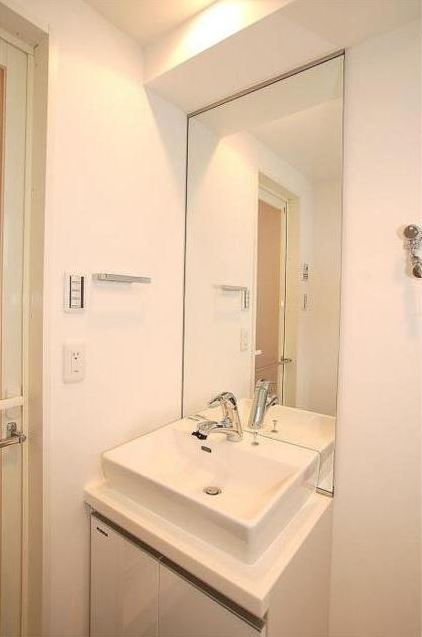 ステージファースト新宿原町の独立洗面台|おしゃれな洗面化粧台