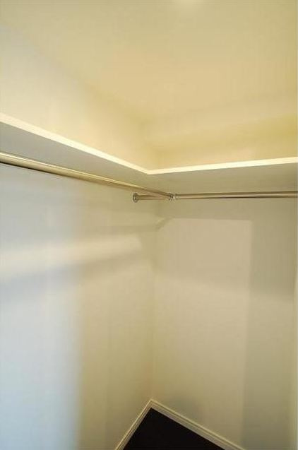 ステージファースト新宿原町の収納|ウォークインクローゼットでたっぷり収納