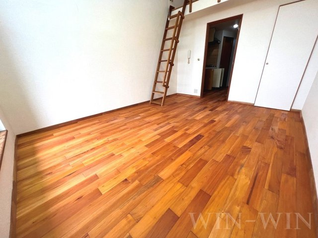 セザンヌ雲谷の居間・リビング|イメージ（同建物内別部屋の写真です）