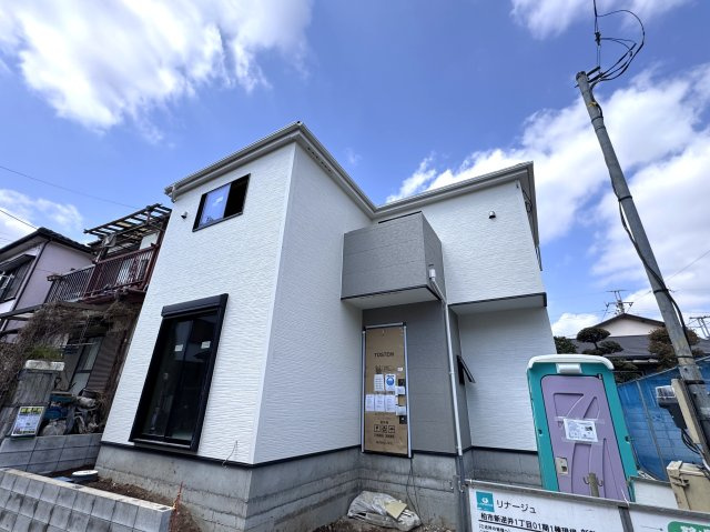 柏市新逆井１丁目新築戸建【土南部小学校：7分】の外観|現地外観・3月28日撮影・もうすぐ完成！