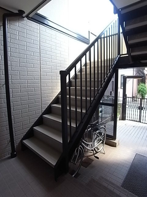 メゾン琵琶町の外観