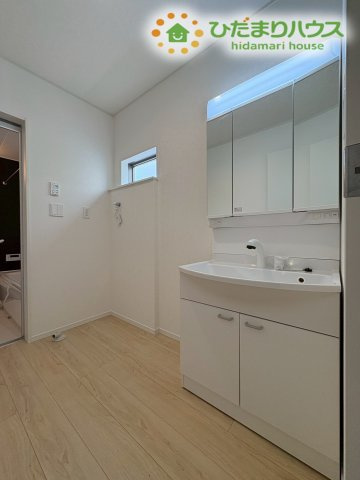 本庄市児玉町金屋　第7　新築一戸建て　クレイドルガーデン　02の独立洗面台