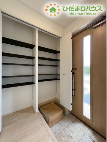 本庄市児玉町金屋　第7　新築一戸建て　クレイドルガーデン　02の玄関