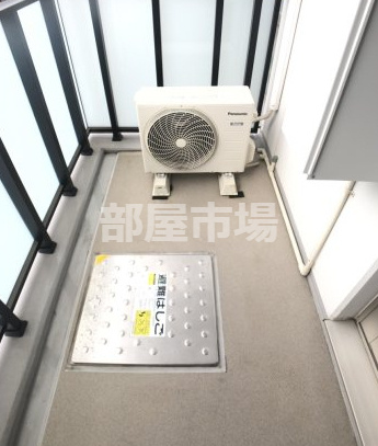 コスモグランス東日暮里のバルコニー