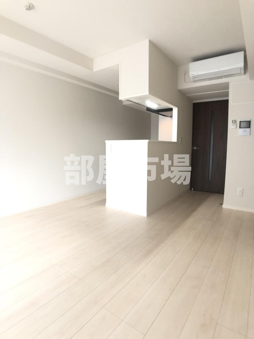 コスモグランス東日暮里の居間・リビング