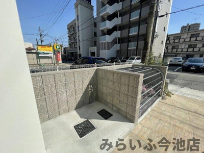 【その他共用部分】 | quador今池EAST | ごみ捨て場には蛇口あり