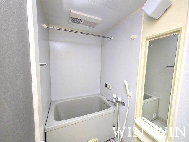 ホワイトハウス草間の浴室