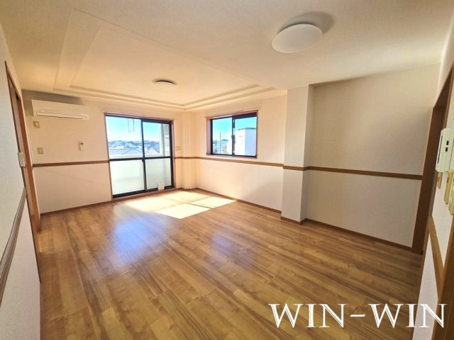 ホワイトハウス草間の居間・リビング