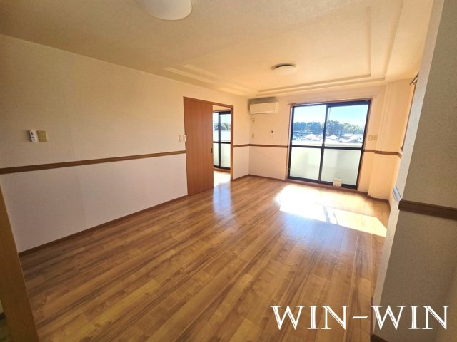 ホワイトハウス草間の居間・リビング