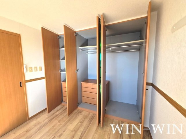 ホワイトハウス草間の収納