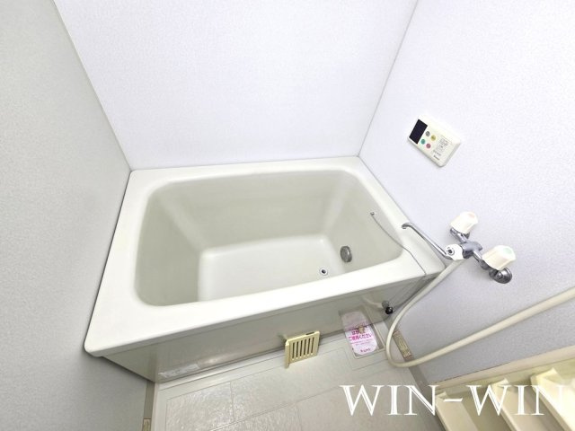 ホワイトハウス草間の浴室