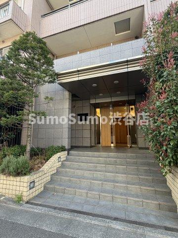 レジデンス桜新町スクエアのエントランス
