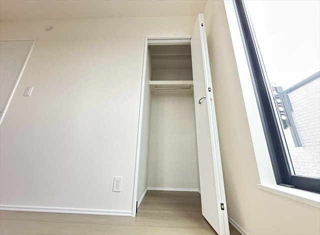 【収納】 | 志木市中宗岡2丁目　新築一戸建住宅　全1棟　(志木本店) | ハンガーパイプ付のクローゼット