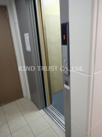 ラ・フォルム与力レジデンスのロビー|落ち着いたロビーです