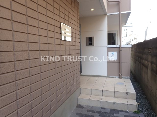 ラ・フォルム与力レジデンスのエントランス|落ち着いたエントランスです